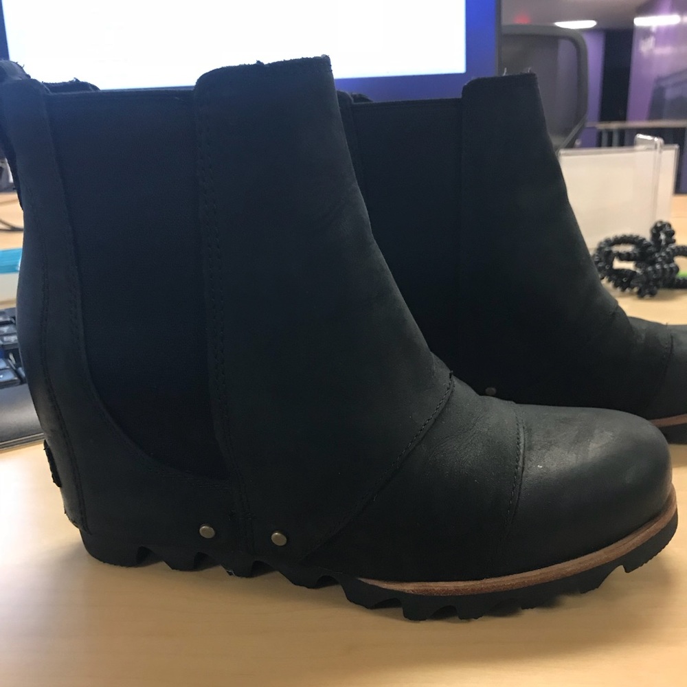 Sorel Lea Wedge Booties - size 6
